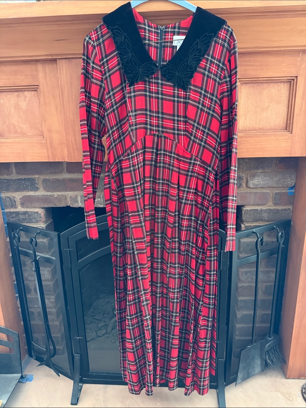 VTG Expo Red Plaid Velvet Embellished Collar Tie Back Long Sleeve Maxi Dress 8
